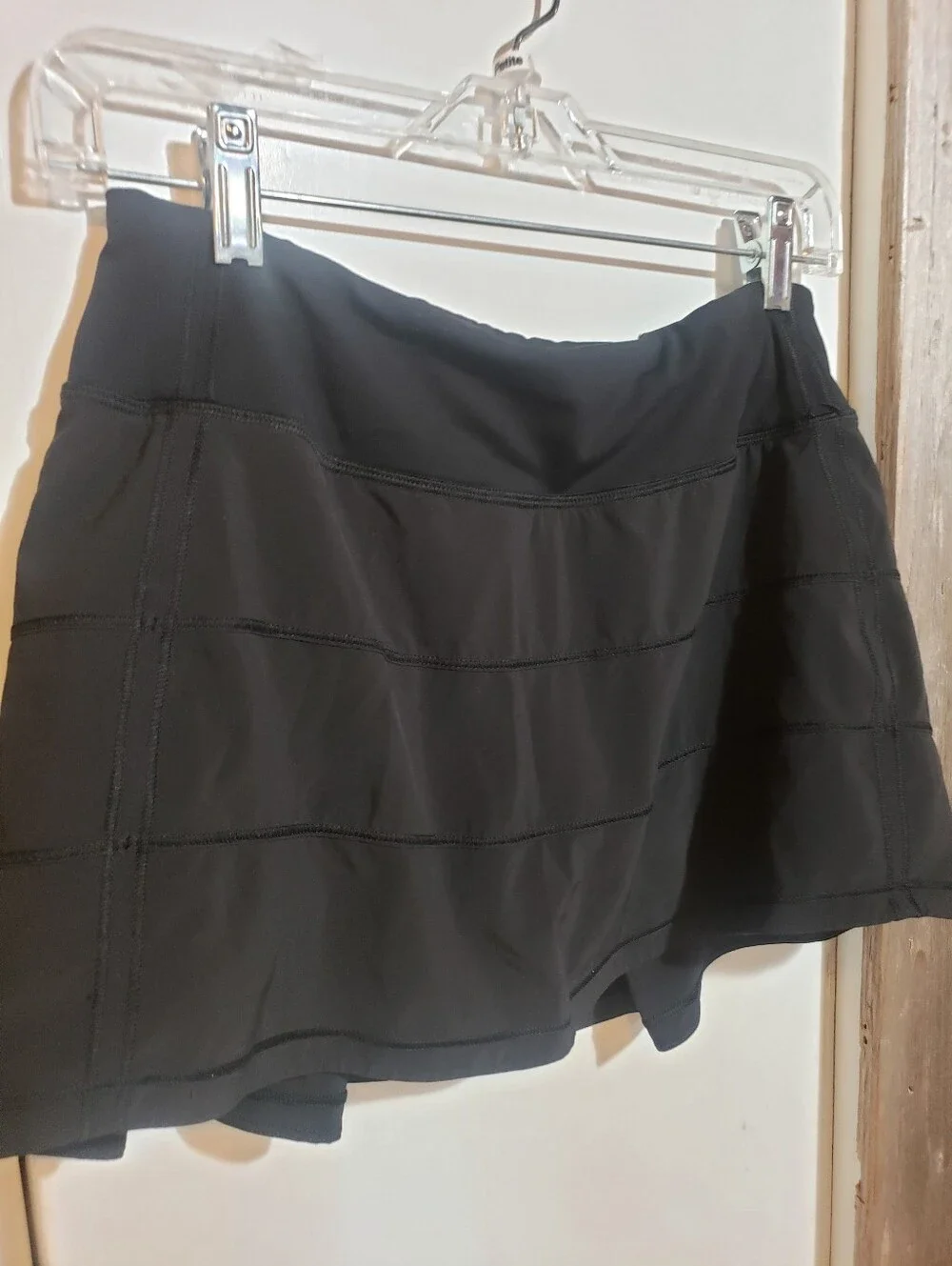 Lululemon Black Tennis Skort Skirt Size Women 4 Logo On Bottom And Zip Pocket